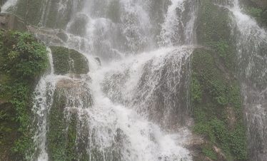 bhaktang-falls-gangtok